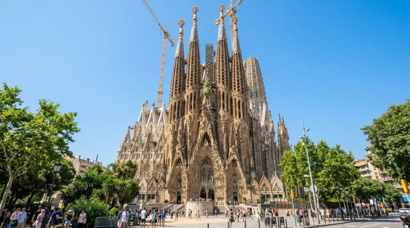 Sagrada Familia exterior as the main stop on a tour of Barcelona